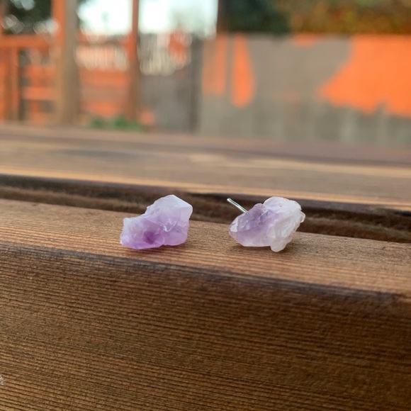 ♡ Amethyst Earrings - Picture 6 of 8